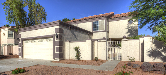 This is a remodeled Glendale Arizona home for sale located in the Arrowhead Ranch golf community.