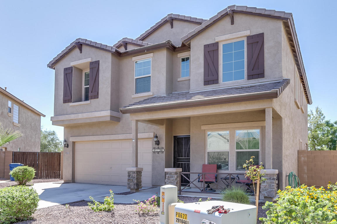 This Mesa home for sale is Pulte built and in the community of Country Horizons Bella Via.