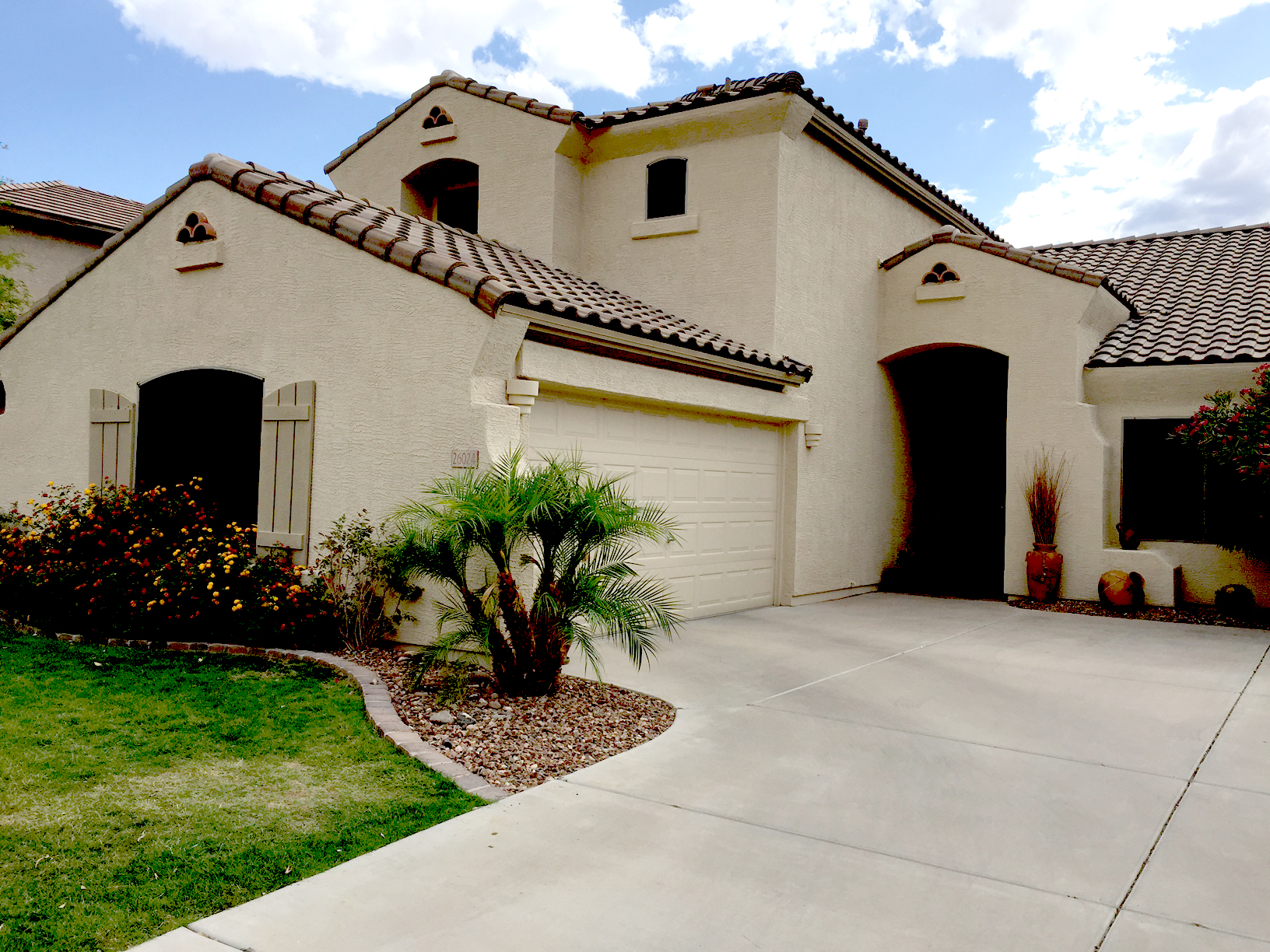 This Stetson Hills home for sale rests on a mountainside lot in North Phoenix Arizona.